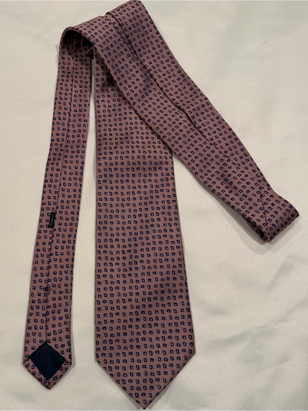 Charvet Paris 100% Silk Tie Made in France Pink Navy Geometric Pattern 3.25”